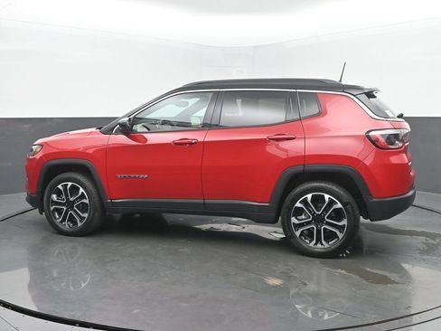 Used 2024 Jeep Compass Limited AWD/4WD image 3