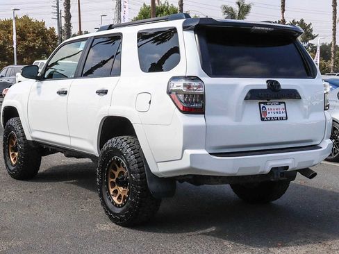 Used 2020 Toyota 4Runner Venture w/ Moonroof Package AWD/4WD image 9