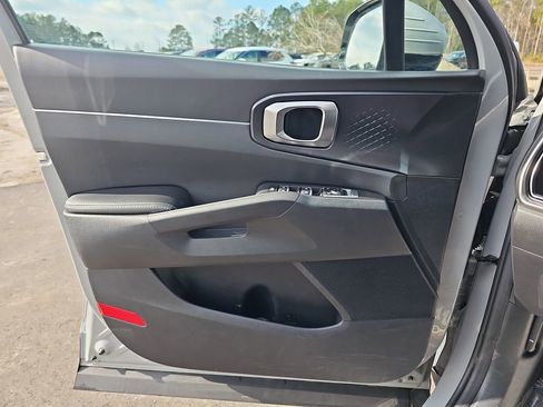 Used 2024 Kia Sorento EX w/ Panoramic Sunroof Package image 32