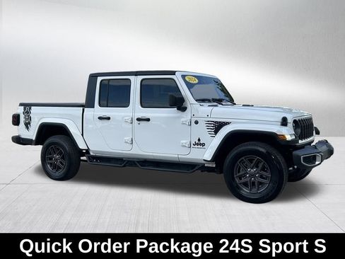 Certified 2024 Jeep Gladiator Sport image 4