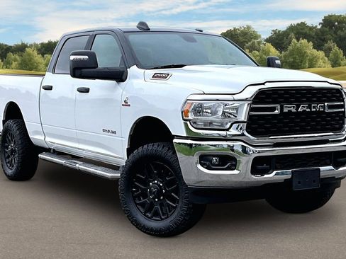 Used 2024 RAM 2500 Big Horn w/ Off Road Package AWD/4WD image 2
