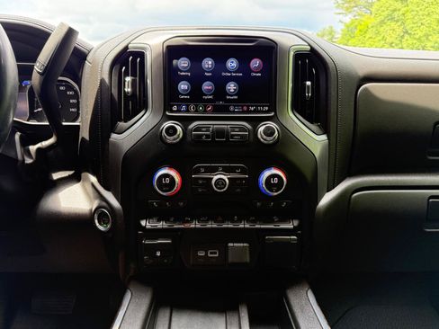 Used 2023 GMC Sierra 2500 Denali AWD/4WD image 25