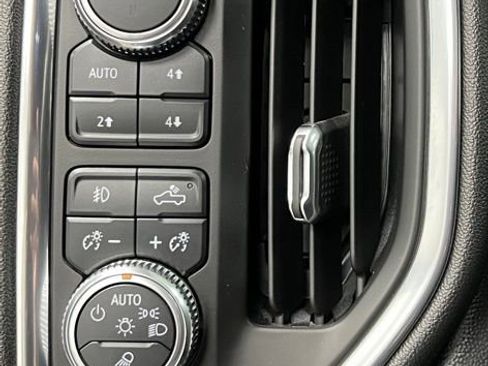 Used 2021 GMC Sierra 1500 AT4 w/ AT4 Value Package AWD/4WD image 32