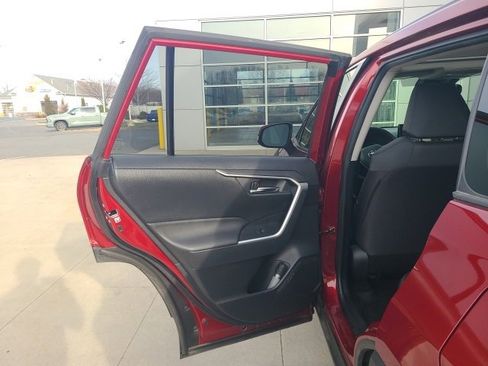 Used 2019 Toyota RAV4 XLE image 14