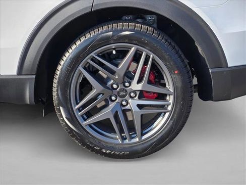 New 2026 Ford Explorer ST-Line w/ ST-Line Street Pack image 9