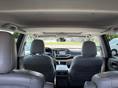 Used 2017 Toyota Highlander Limited w/ Protection Package #3 AWD/4WD image 35