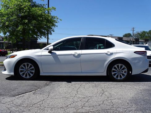 Used 2019 Toyota Camry LE FWD image 7