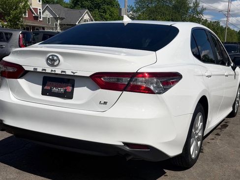 Used 2019 Toyota Camry LE FWD image 14