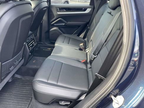 Used 2024 Porsche Cayenne image 21