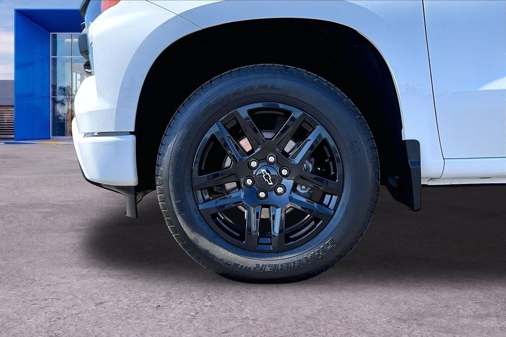 Used 2023 Chevrolet Silverado 1500 Custom RWD image 29