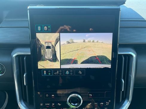 Used 2025 GMC Acadia Elevation image 25