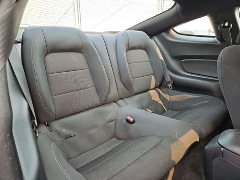 Used 2015 Ford Mustang Coupe RWD image 30