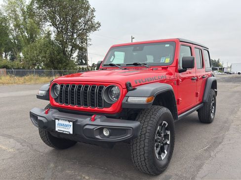 Used 2025 Jeep Wrangler Unlimited Rubicon AWD/4WD image 4