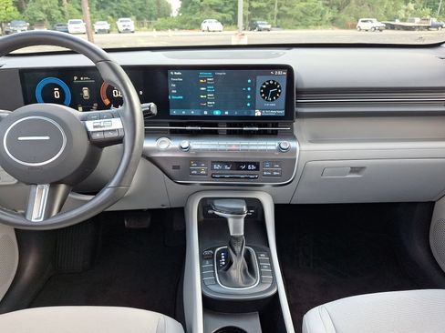 Certified 2024 Hyundai Kona SEL AWD/4WD image 10
