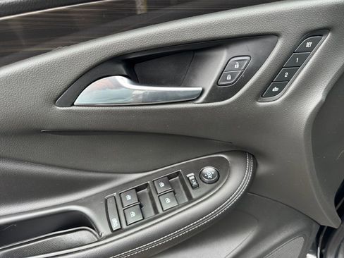 Used 2019 Buick Envision Essence image 11