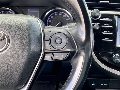 Used 2019 Toyota Camry SE w/ Convenience Package image 24