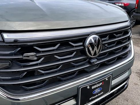 Used 2025 Volkswagen Atlas SEL Premium R-Line AWD/4WD image 30