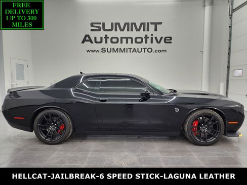 Used 2023 Dodge Challenger SRT Hellcat image 1