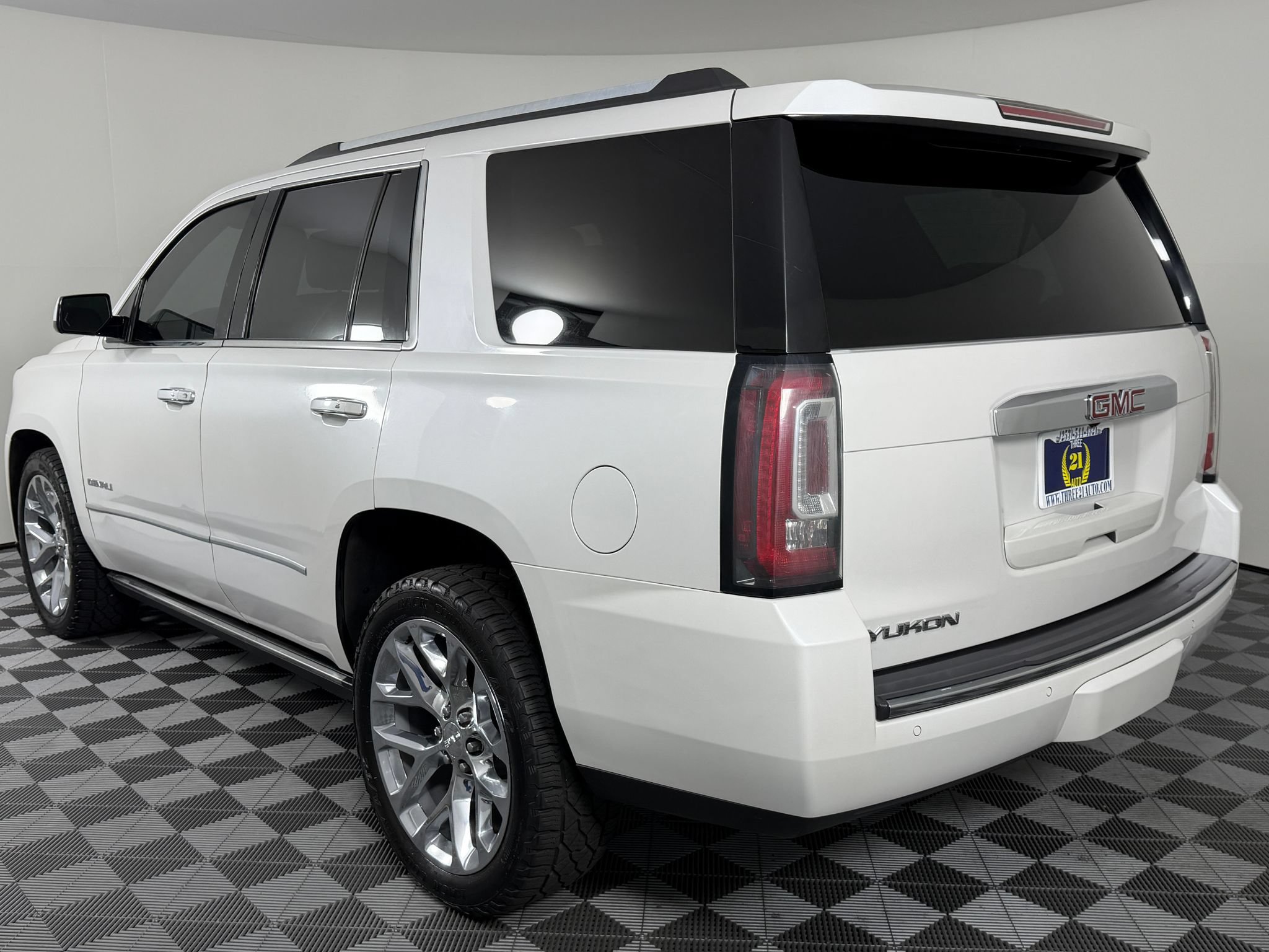 Used 2020 GMC Yukon Denali w/ Open Road Package AWD/4WD image 12