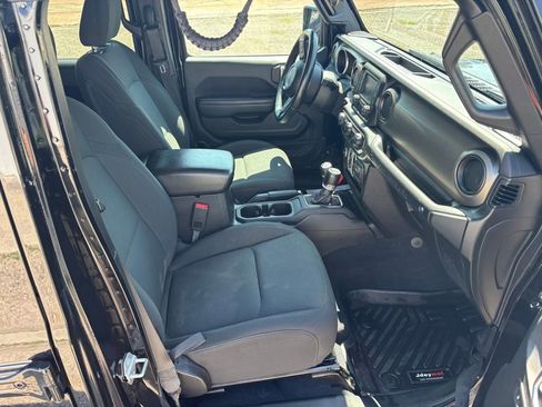 Used 2018 Jeep Wrangler Unlimited Sport S AWD/4WD image 12
