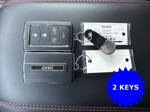 Used 2022 Jeep Grand Cherokee Trailhawk AWD/4WD image 4