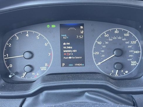 Used 2025 Toyota Corolla LE image 19