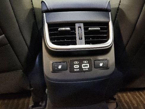 Used 2025 Subaru Outback Limited AWD/4WD image 24