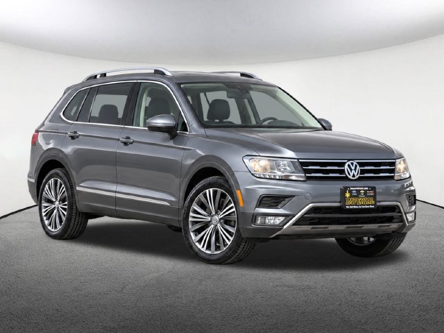 Used 2018 Volkswagen Tiguan SEL AWD/4WD image 42
