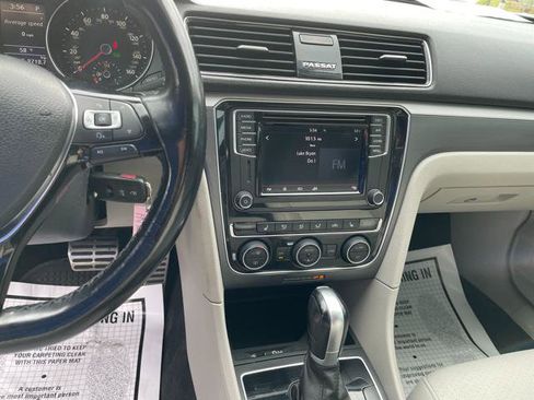 Used 2018 Volkswagen Passat 2.0T R-Line image 16