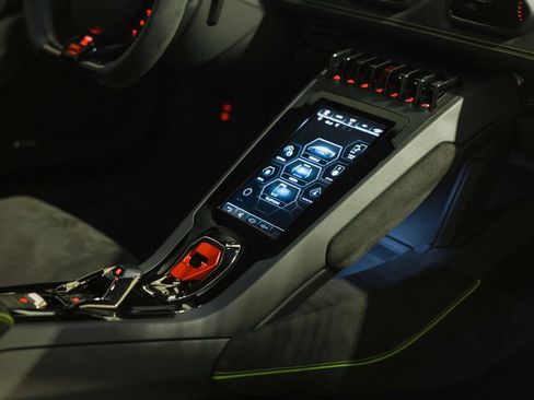 Used 2020 Lamborghini Huracan EVO AWD/4WD image 26