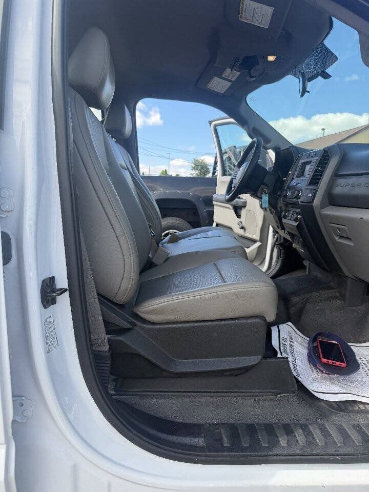 Used 2018 Ford F350 XL AWD/4WD image 3