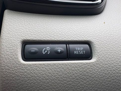 Used 2020 Nissan Rogue Sport SL image 25