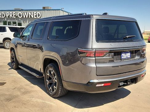 Used 2023 Jeep Wagoneer L Series III RWD image 3
