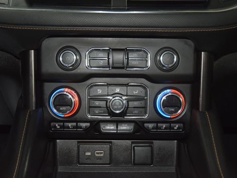 Used 2023 GMC Yukon XL AT4 w/ AT4 Premium Package AWD/4WD image 35