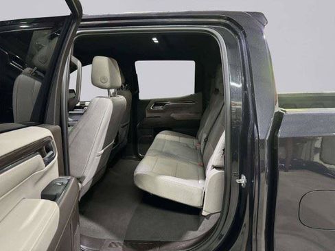 Used 2024 Chevrolet Silverado 1500 LT AWD/4WD image 30