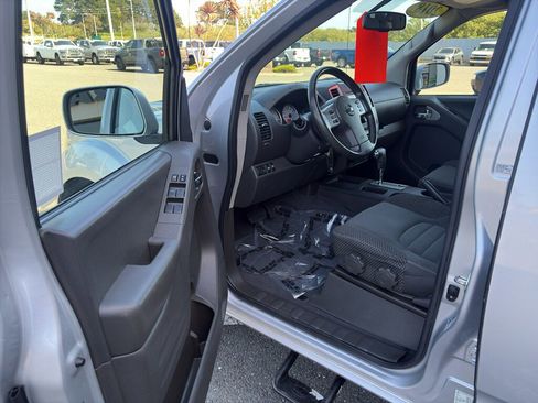 Used 2018 Nissan Frontier PRO-4X AWD/4WD image 4