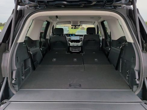 New 2027 Ford Expedition Active RWD image 44