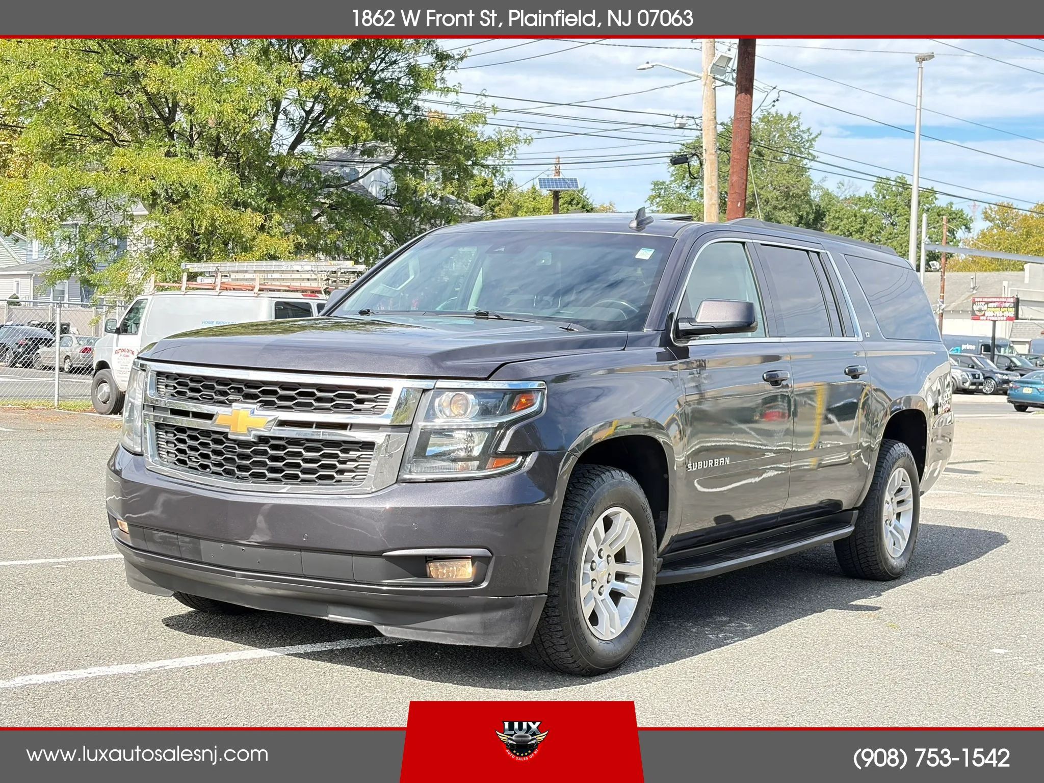Used 2018 Chevrolet Suburban LT w/ Luxury Package AWD/4WD image 2