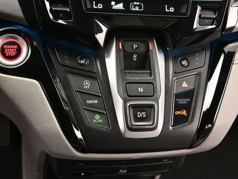 Used 2023 Honda Odyssey Touring image 17