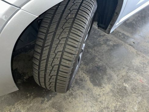 Used 2014 Kia Sorento SX image 2