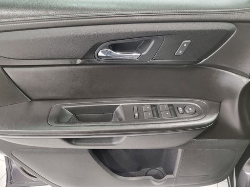 Used 2015 Chevrolet Traverse LT w/ Style and Technology Package FWD image 28