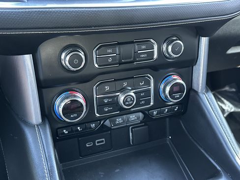 Used 2022 GMC Yukon SLT w/ SLT Luxury Package image 30