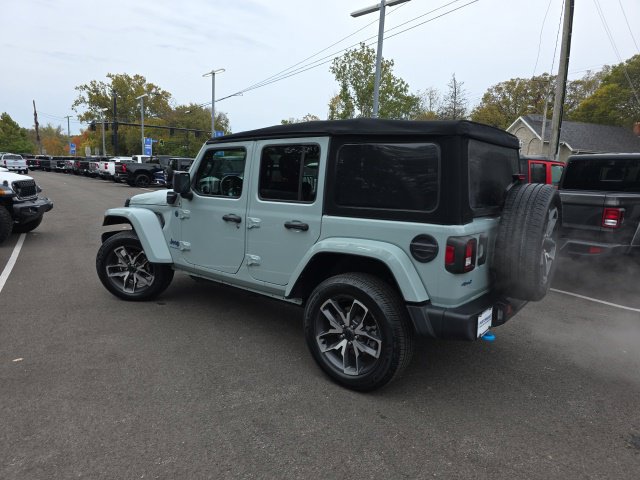Used 2024 Jeep Wrangler Unlimited w/ Convenience Group AWD/4WD image 19