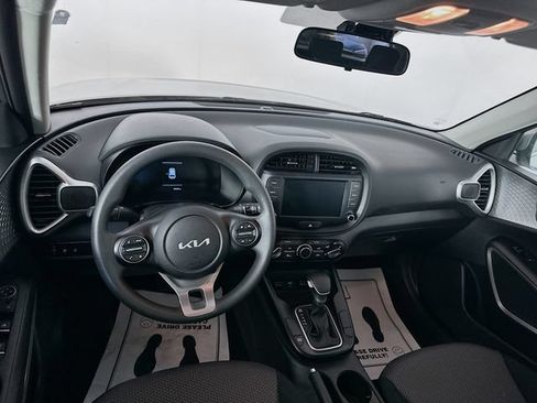Used 2025 Kia Soul LX FWD image 26