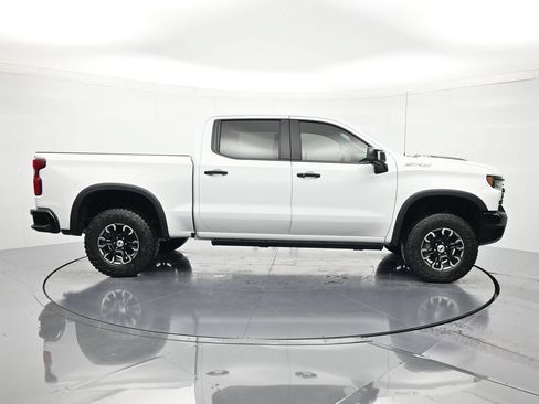 Used 2024 Chevrolet Silverado 1500 ZR2 w/ Technology Package AWD/4WD image 4