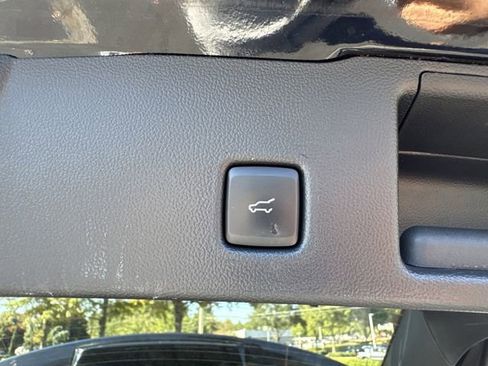 Used 2023 Ford Escape Platinum AWD/4WD image 14