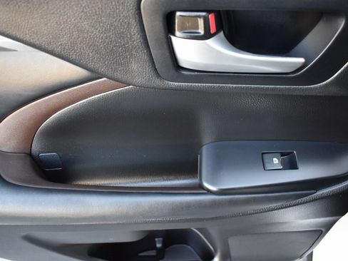 Used 2018 Toyota Highlander Limited image 13