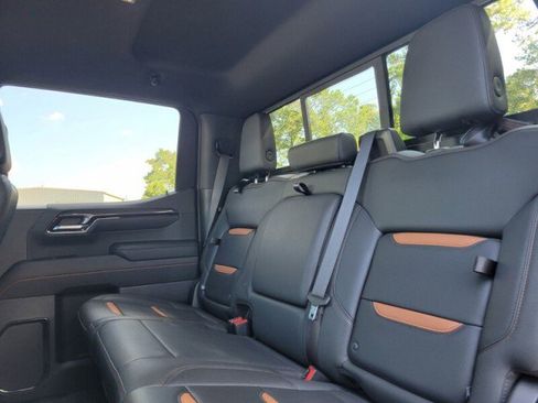 Used 2023 GMC Sierra 1500 AT4 w/ AT4 Preferred Package AWD/4WD image 25