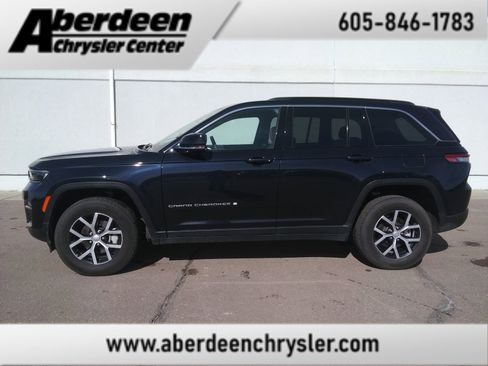 Used 2024 Jeep Grand Cherokee Limited image 1