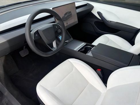 Used 2025 Tesla Model 3 Long Range AWD/4WD image 11